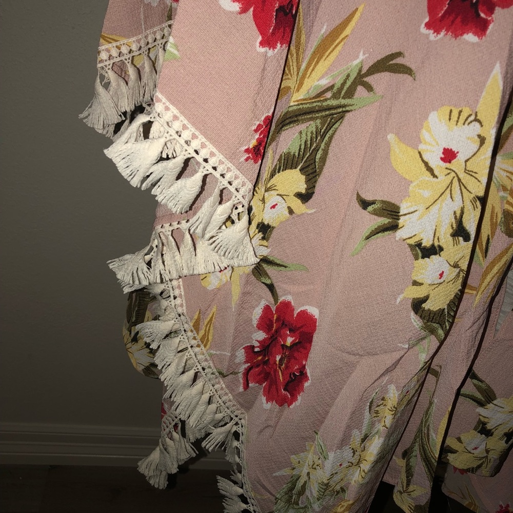 Umgee floral tassel fringe kimono - Picture 3 of 4